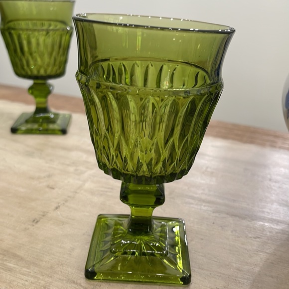 8 Vintage Avocado Green Mount Vernon Goblets - Picture 4 of 7